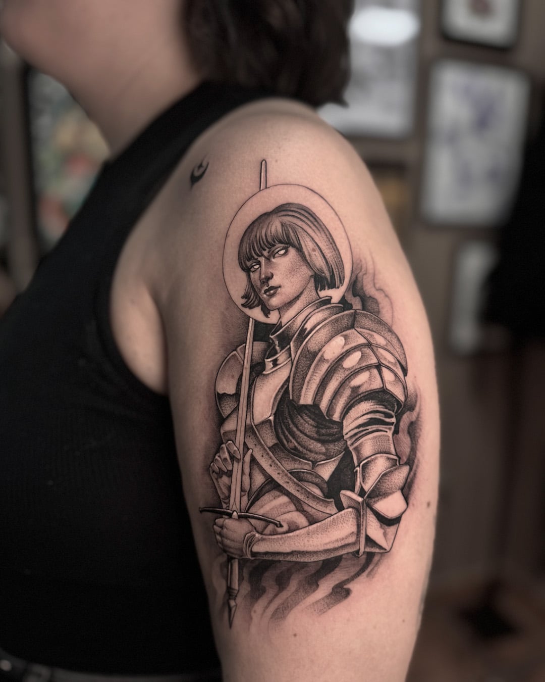 tatuaje de guerrera para chica en Estepona